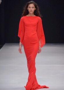 Robe de soirée rouge par Valentina Yudashkina