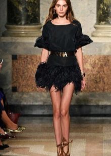 Robe de soirée courte à manches