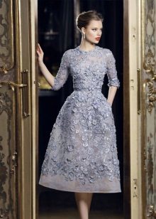 Robe de soirée en dentelle à la manière d'un nouvel arc