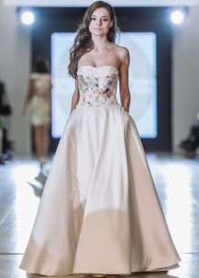 Robe de soirée moelleuse en soie