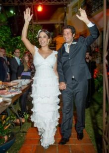 Robe de mariée tricotée au crochet