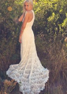 Robe de mariée en crochet avec train