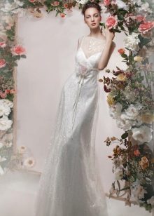 Une robe de mariée droite de la collection Papilio Floral Cocktail
