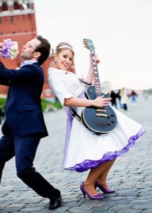 Robe de mariée avec des jupons bleus