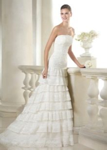 Robe de mariée de la collection San Patrick Modern Bride avec une jupe à plusieurs niveaux