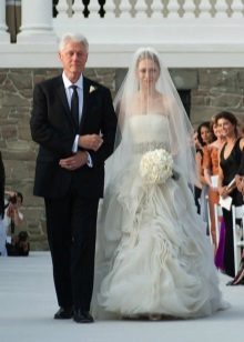 Esküvői ruha Chelsea Clinton, Vera Wong