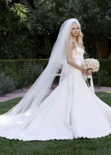 Esküvői ruha Avril Lavigne a Vera Wong-tól