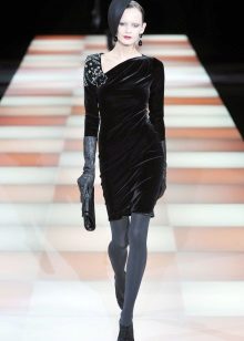 Robe business en velours d'Armani