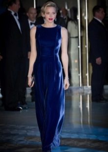 Robe de velours bleu au sol