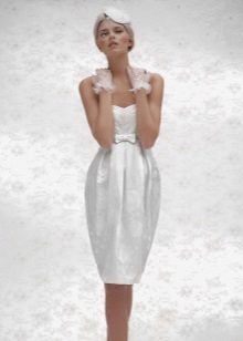 Robe de mariée courte en blanc