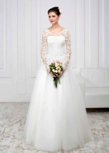 Robe de mariée avec des manches en dentelle
