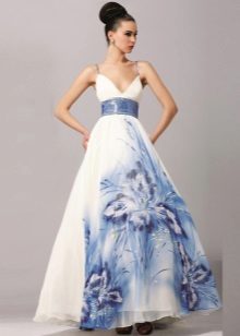 Robe de mariée blanche avec motif bleu