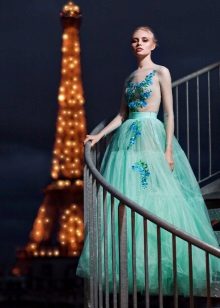 Robe de soirée à la nudité