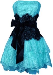 Robe noire et bleue