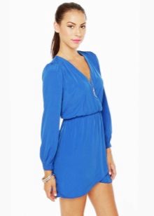 Robe bleue à manches