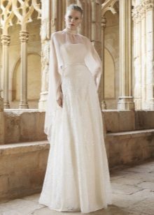 Robe de mariée de Raimon Bundo avec une cape