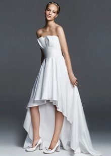 Robe de mariée avec drapé sur la poitrine