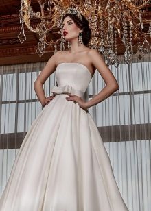 Robe de mariée avec ceinture en satin