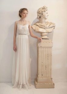 Robe de mariée à fines bretelles