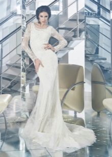 Robe de mariée droite avec un train