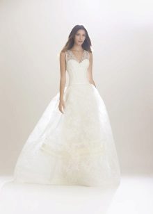 Magnifique robe de mariée avec des lanières de dentelle