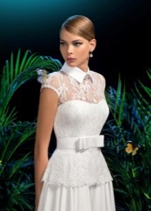 Une robe de mariée de la collection Kookla Moon Light d'une basque