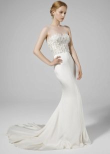 Robe de mariée avec l'illusion des épaules ouvertes