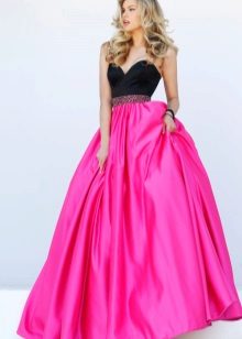 Robe fuchsia avec top noir