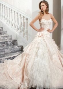 Magnifique robe à volants en mousseline