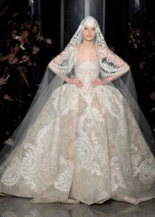 Elie Saab esküvői ruha köpenyével
