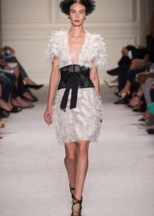 Robe mi-longue blanche à franges