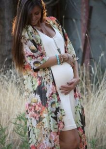 Robe en coton blanc pour femme enceinte