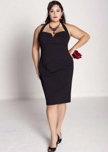 Robe noire avec un décolleté profond pour les femmes obèses
