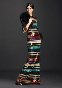 Robe de couleur avec un foulard