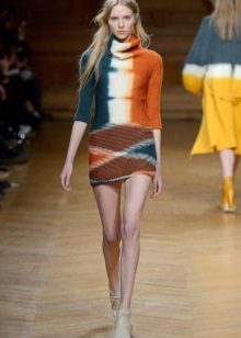Robe courte en maille couleur