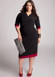 Habillez-vous pour une fille complète de petite taille