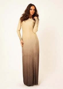 Robe marron et beige