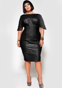 Robe en cuir pour femmes obèses