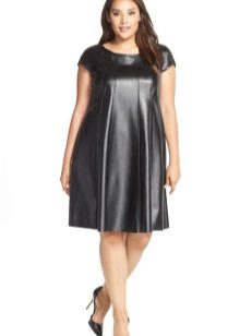 Robe en cuir pour obèses