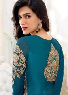 Robe vert d'eau avec motif doré
