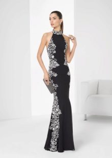 Robe de couleur avec pochette rayée