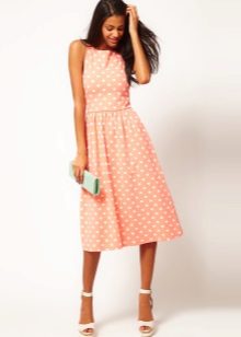 Robe à pois et pêche