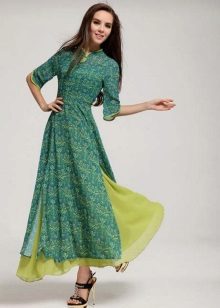 Sandales pour une robe longue dans le style chinois