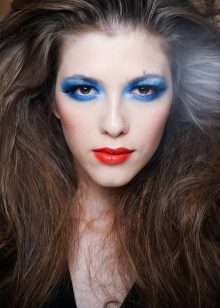 Maquillage Disco avec Blue Shadows