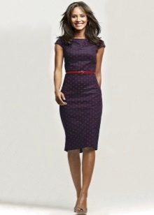 Robe de bureau bleue à bretelle contrastante