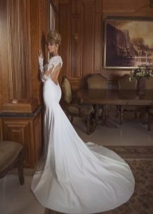 Robe de mariée blanche avec dos ouvert
