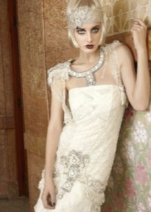 Maquillage lumineux pour une robe dans le style de Gatsby