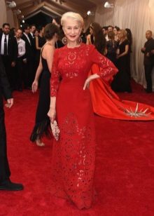 Robe de soirée rouge de style oriental