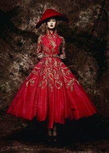 Robe orientale rouge