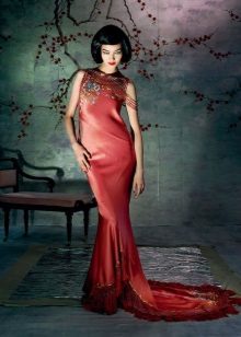 Robe orientale rouge